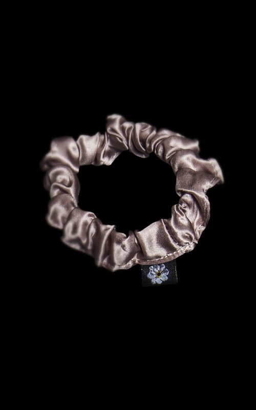 Silki hárteygja – 100% Mulberry silki – verndar hárið og minnkar slit