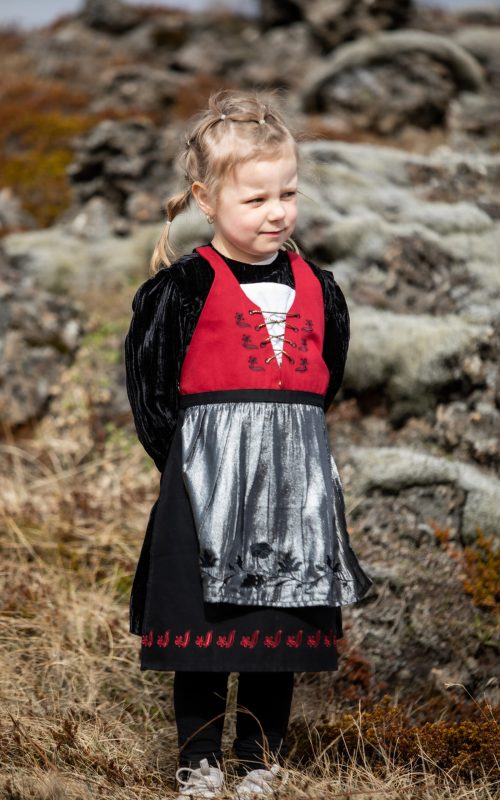 Þjóðbúningasvunta barna