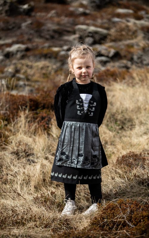 Þjóðbúningasvunta barna