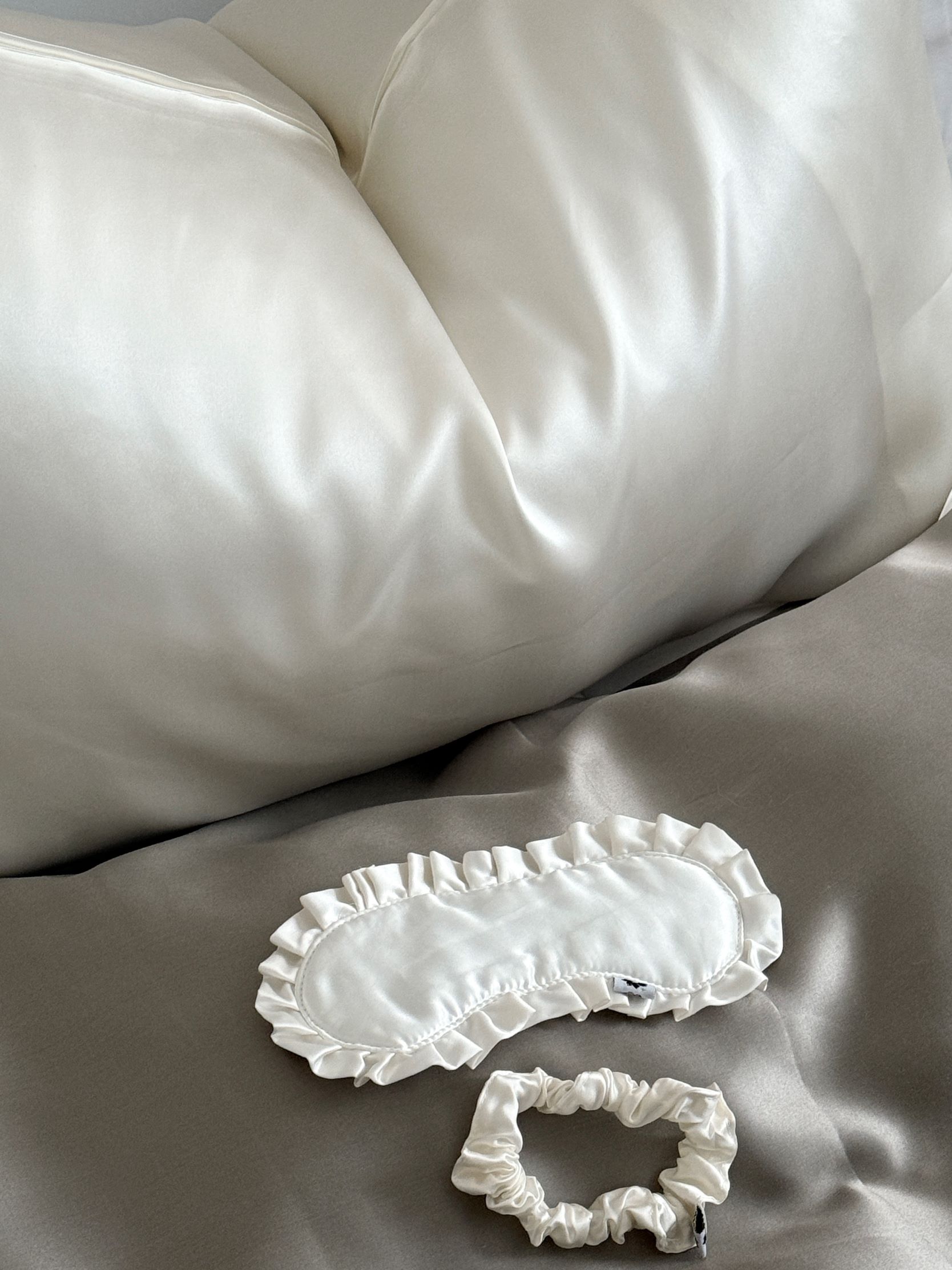 Lúxus Mulberry silkiþrenna – Koddaver, augngríma og hárteygja