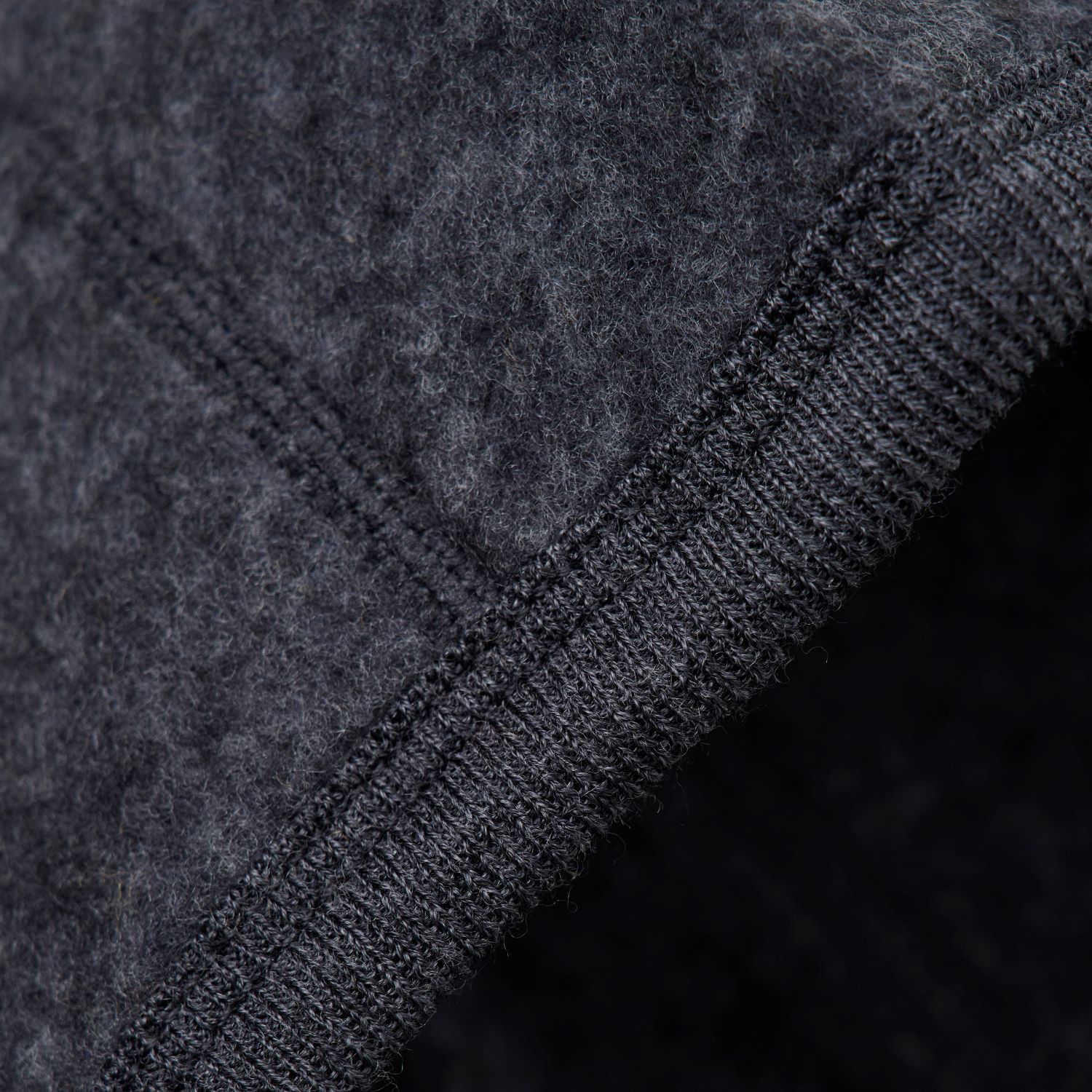 Fixoni NOS lambhúsetta úr merínóull