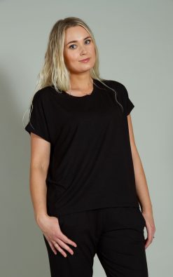Drífa stuttermabolur - úr hitatemrandi modal